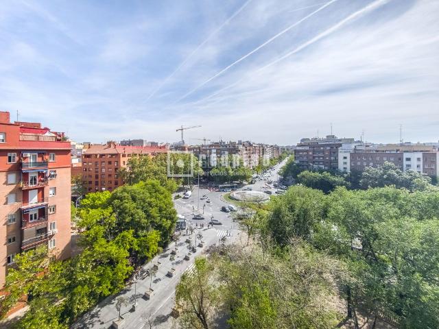 Piso en venta en Madrid, Acacias. VIVIENDA DE DISEÑO con terraza y vistas a la Glorieta de Santa María de la Cabeza. Pisos.