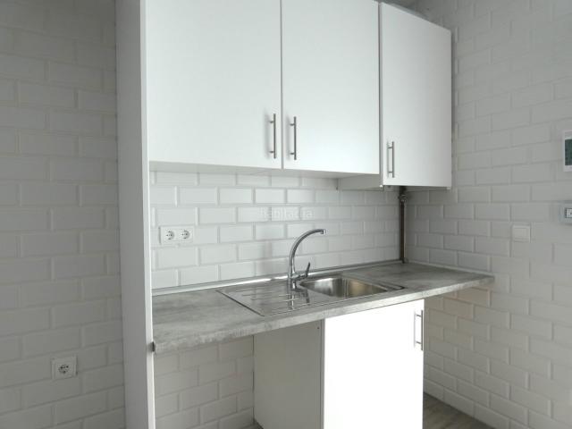 Piso en venta en Madrid, Abrantes. PISO TOTALMENTE REFROMADO EN OPAÑEL. Pisos.