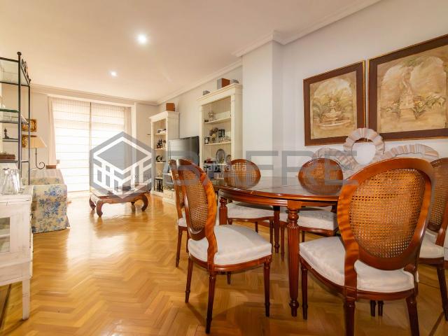 Piso en venta en Madrid, Adelfas. Pisos.