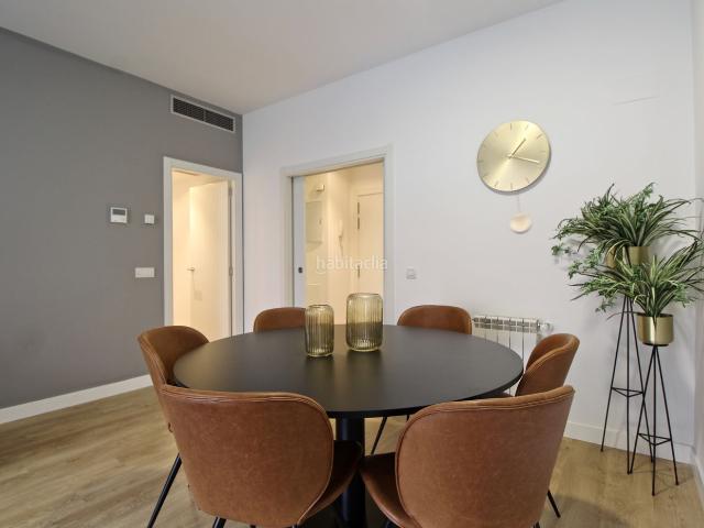 Piso en venta en Madrid, Adelfas. Pisos.