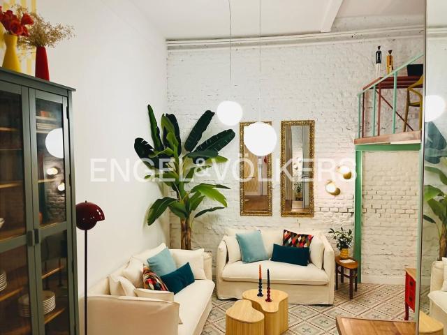 Piso en venta en Madrid, Almagro. Piso para inversión en Rafael Calvo, Almagro. Pisos.