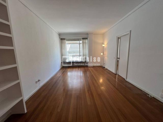 Piso en venta en Madrid, Almagro. Pisos.