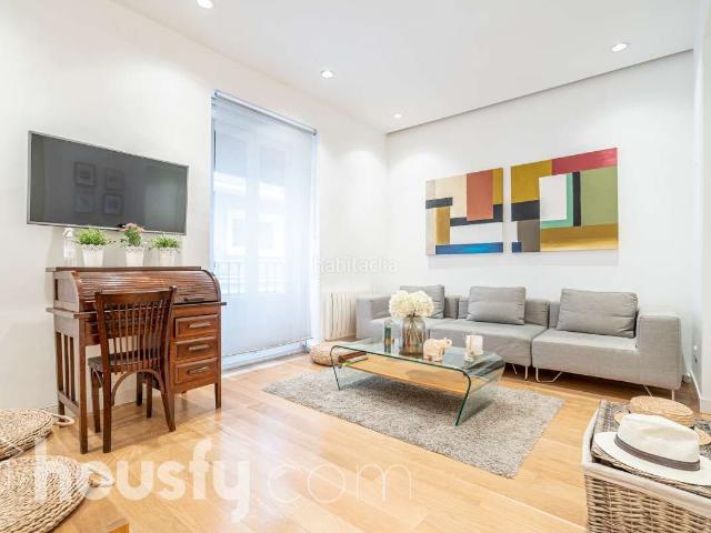 Piso en venta en Madrid, Almagro. Pisos.