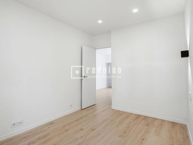 Piso en venta en Madrid, Almendrales. Piso en venta en Calle de los Ferroviarios, Usera, Madrid. Pisos.