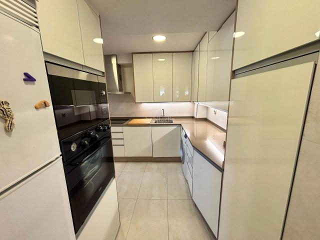 Piso en venta en Madrid, Alameda de Osuna. Exclusiva vivienda con garaje en Alameda de Osuna Madrid. Pisos.