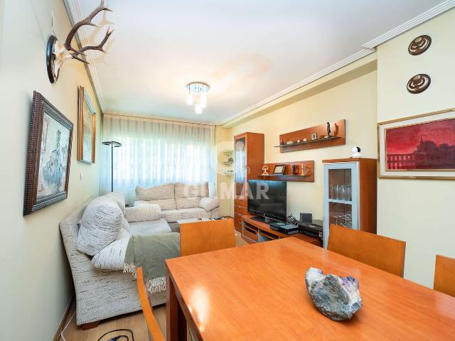 Piso en venta en Madrid, Alameda de Osuna. Exclusivo piso en urbanización cerrada con piscina y zonas deportivas en Alameda de OsunaDescubre esta magnífica vivienda en altur. Pisos.