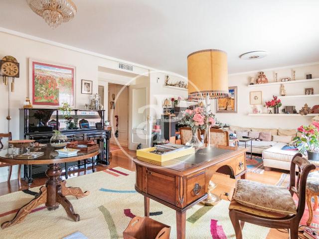 Piso en venta en Madrid, Alameda de Osuna. Piso en venta frente al Parque del Capricho. Pisos.