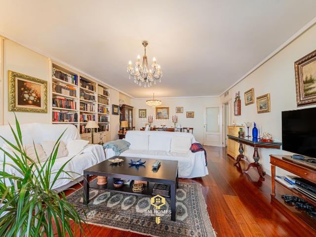 Piso en venta en Madrid, Alameda de Osuna. Pisos.