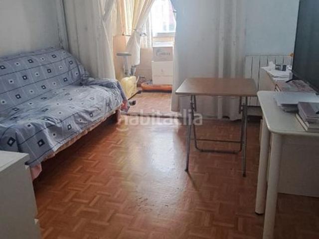 Piso en venta en Madrid, Aluche. Piso con terraza. Pisos.