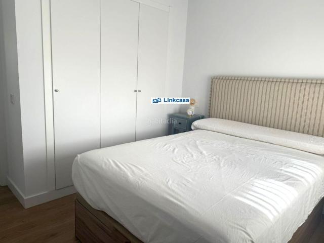 Piso en venta en Madrid, Aluche. PISO DE 3 DORMITORIOS Y TERRAZA CON ASCENSOR Y TRASTERO EN LA ZONA DE ALUCHE. Pisos.