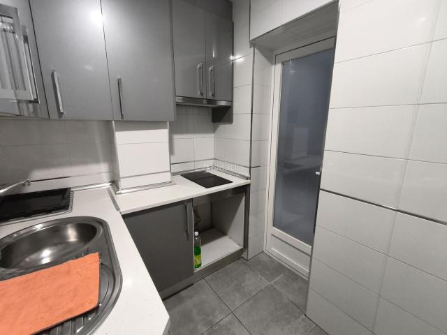 Piso en venta en Madrid, Aluche. Piso en venta en Calle de Valmojado, Aluche, Latina, Madrid. Pisos.