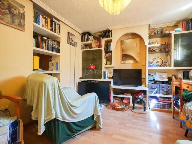 Piso en venta en Madrid, Amposta. Pisos.