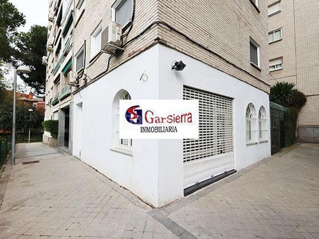 Piso en venta en Madrid, Apóstol Santiago. ESTUPENDO PISO DE 4 DORMITORIOS. Pisos.