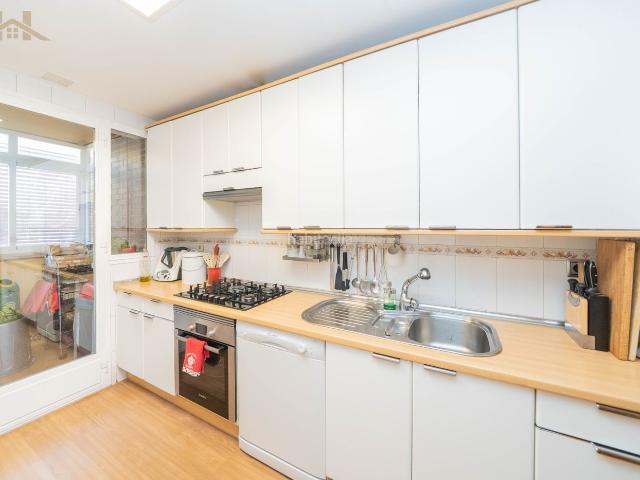 Piso en venta en Madrid, Aravaca. Piso en venta en Calle de la Golondrina. Pisos.