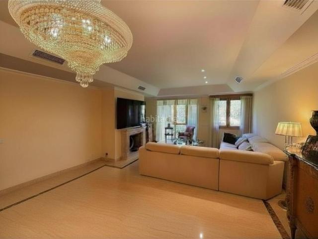 Piso en venta en Madrid, Aravaca. Vivienda Levitt en Aravaca. Con 2 plazas de garaje y trastero. Pisos.