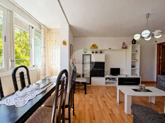 Piso en venta en Madrid, Arcos. Vivienda exterior en venta en Arcos Metro Avenida de Guadalajara. Pisos.