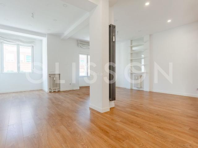 Piso en venta en Madrid, Argüelles. Exclusiva propiedad en el Corazón Burgués de Madrid. Pisos.