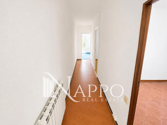 Piso en venta en Madrid, Argüelles. Luz, amplitud y potencial en una de las mejores calles de Argüelles. Pisos.