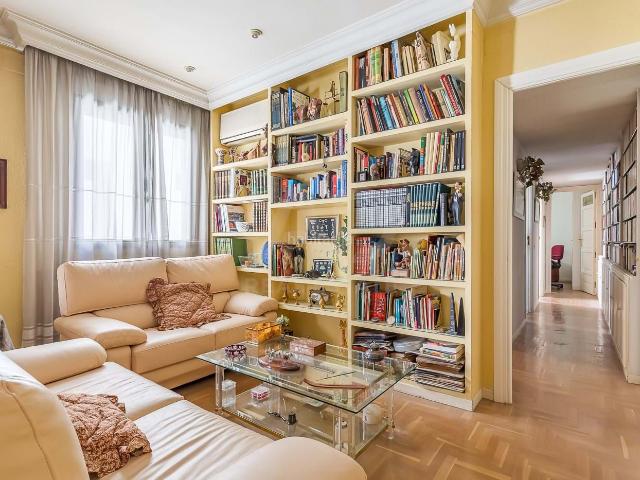 Piso en venta en Madrid, Argüelles. Pisos.