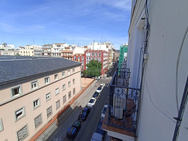 Piso en venta en Madrid, Argüelles. VIVIENDA EXTERIOR PARA REFORMAR. Pisos.