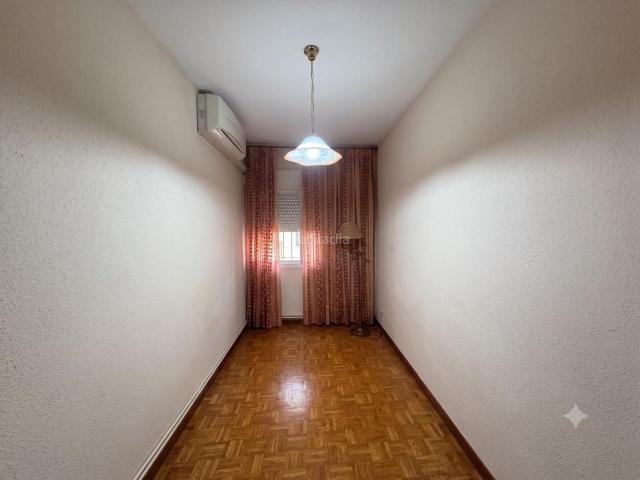 Piso en venta en Madrid, Buena Vista. A 1 minuto del Metro Carabanchel Alto! Luminosa 1ª planta con terraza y 2 dormitorios. Pisos.