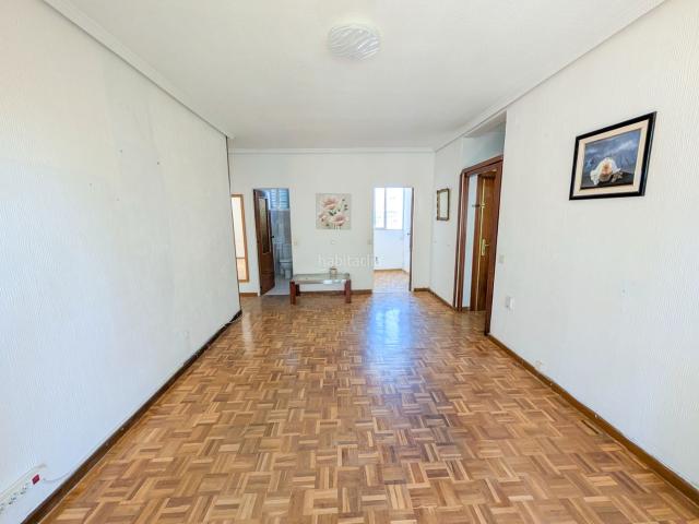 Piso en venta en Madrid, Campamento. Piso en Venta Exclusiva en la calle del Mirlo con ascensor aprobado. Pisos.