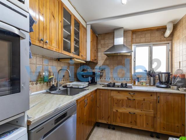 Piso en venta en Madrid, Canillas. Piso en Canillas, 82 m2, 3 dormitorios, 1 baxF1os, 392.500 euros. Pisos.