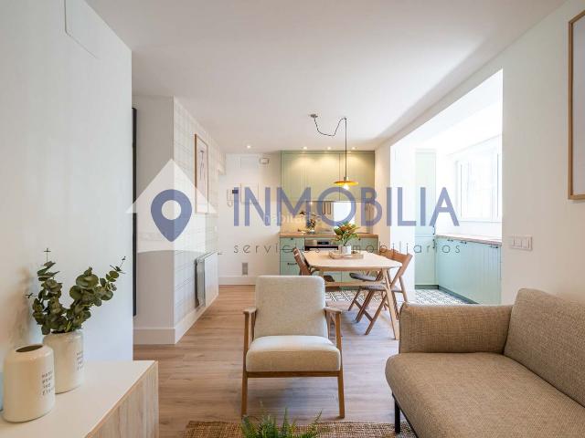 Piso en venta en Madrid, Canillas. Pisos.