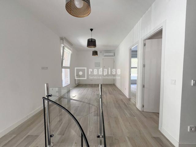 Piso en venta en Madrid, Canillas. Se vende vivienda reformada. Pisos.