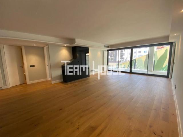 Piso en venta en Madrid, Calle Amorós, 28028