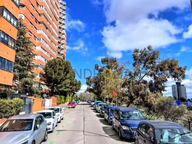 Piso en venta en Madrid, Calle de Pastora Imperio, 28036