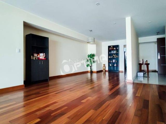 Piso en venta en Madrid, Castellana. Residencia de Prestigio en el Corazón Diplomático de San Isidro, Lima Perú. Pisos.