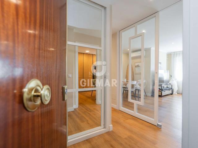 Piso en venta en Madrid, Castilla. PISO CON GRAN POTENCIAL Y GARAJE EN CASTILLA CHAMARTÍNEn el consolidado barrio de Castilla, dentro del distrito de Chamartín, se. Pisos.