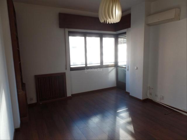 Piso en venta en Madrid, Castillejos Cuzco. excelente piso con terraza en la calle Orense. Pisos.