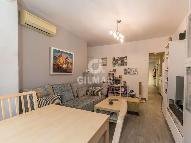 Piso en venta en Madrid, Castillejos Cuzco. Se vende vivienda en perfecto estado de conservación, situada en una tercera planta con ascensor y con una superficie aproximada d. Pisos.