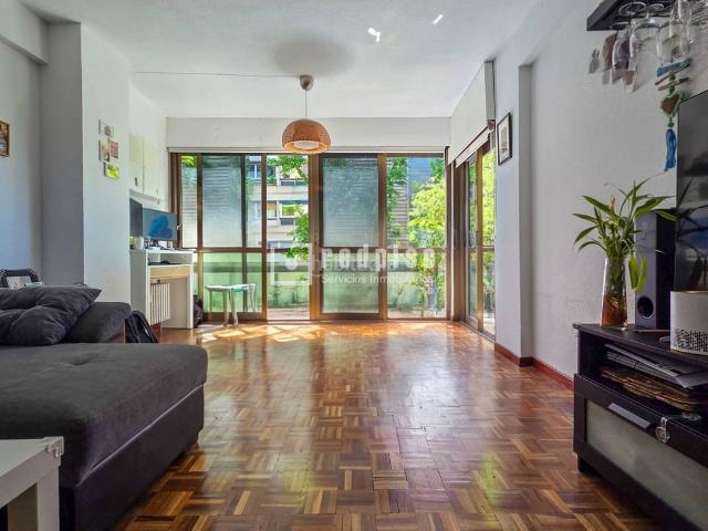 Piso en venta en Madrid, Casa de Campo. Exclusiva vivienda con vistas al Manzanares y posibilidad de 3 dormitorios. Pisos.