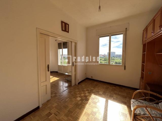 Piso en venta en Madrid, Chopera. Amplia vivienda con terraza y gran luminosidad en Jaime el Conquistador Arganzuela. Pisos.