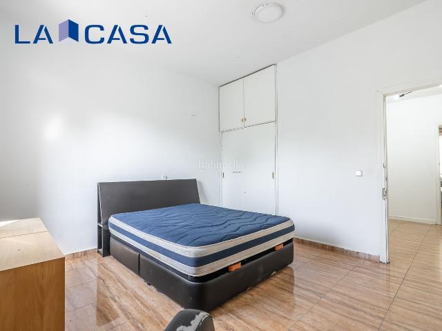 Piso en venta en Madrid, Chopera. Piso de 81 m con 2 dormitorios y ascensor en Madrid. Pisos.