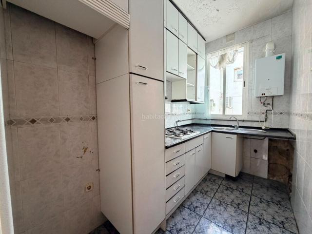 Piso en venta en Madrid, Chopera. VIVIENDA PARA REFORMAR. Pisos.
