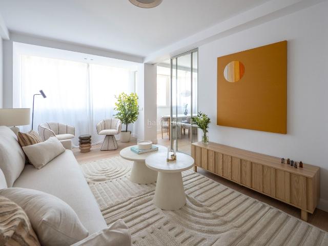 Piso en venta en Madrid, Ciudad Jardín. 7ª planta con reforma de autor en pleno parque de Berlín. Pisos.
