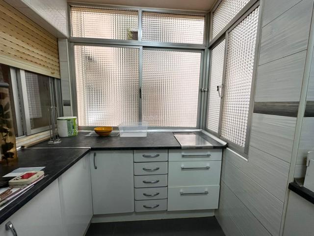 Piso en venta en Madrid, Comillas. Piso exterior con terraza junto a Madrid Río 81 m2 en C Antonio López. Pisos.