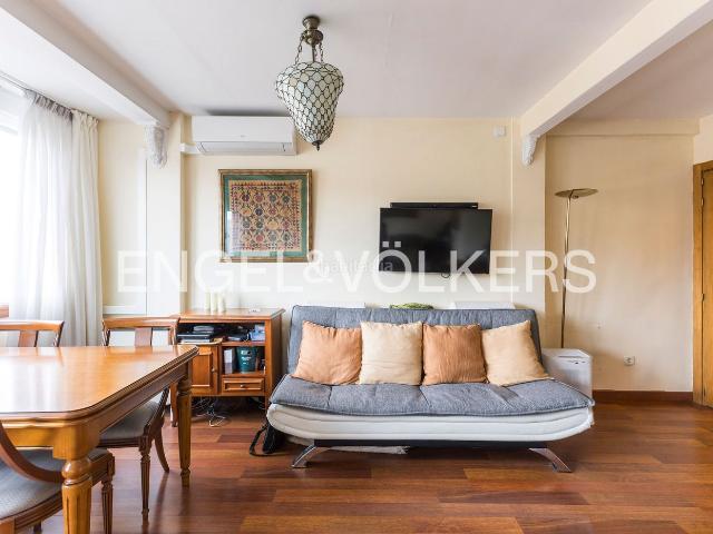 Piso en venta en Madrid, Concepción. Luminoso piso familiar con gran potencial en Arturo Soria. Pisos.