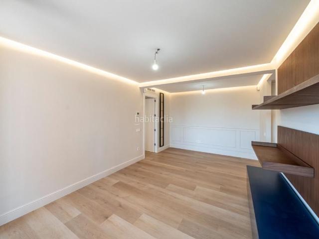 Piso en venta en Madrid, Colina. Pisos.