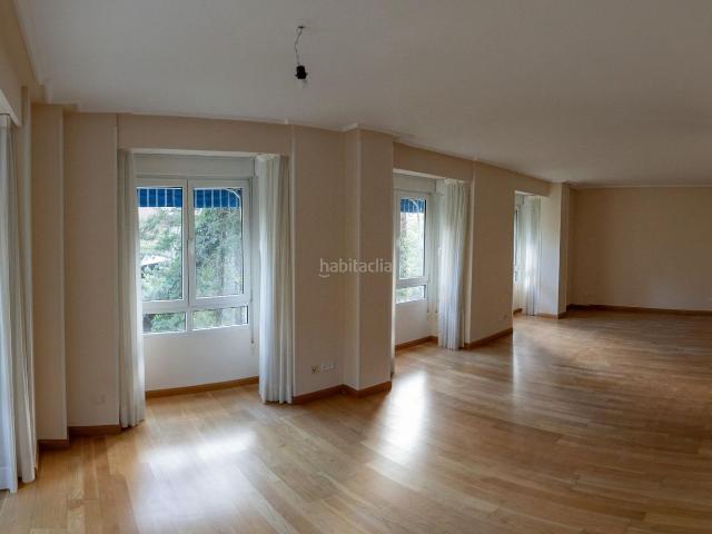Piso en venta en Madrid, Colina. Vivienda única en planta completa en Arturo Soria con piscina. Pisos.