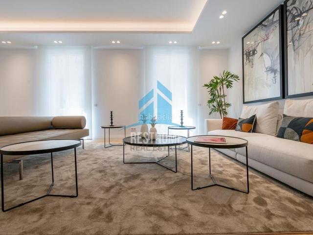 Piso en venta en Madrid, Cortes Huertas. Exclusivo piso de lujo completamente reformado en el corazón de Madrid. Pisos.