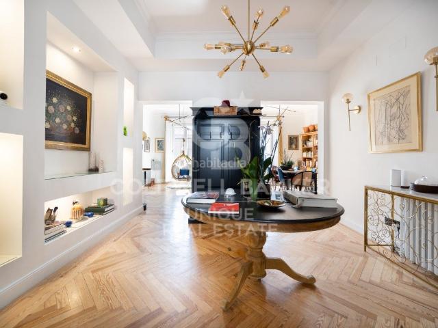 Piso en venta en Madrid, Cortes Huertas. 209 m y 3 dormitorios en el corazón cultural de Madrid Luz, volumen y distribución ideal. Pisos.