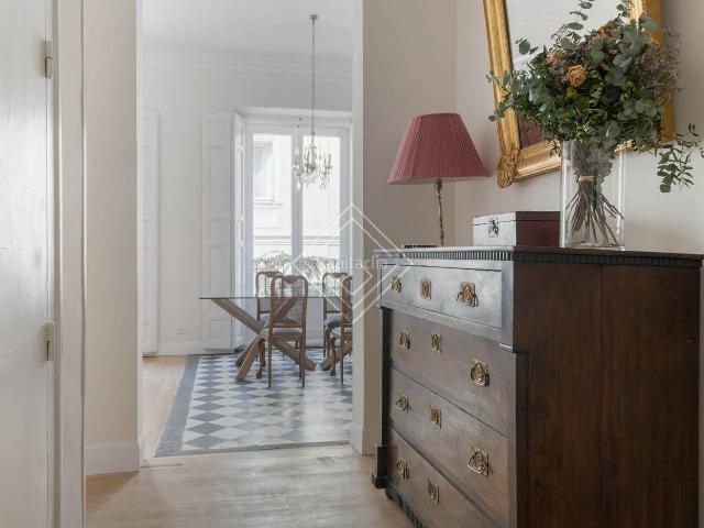 Piso en venta en Madrid, Cortes Huertas. Pisos.