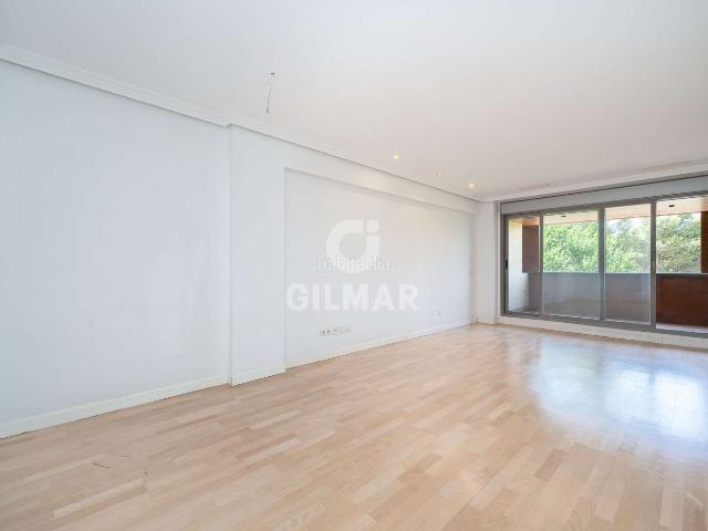 Piso en venta en Madrid, Corralejos Campo de las Naciones. Vivienda exclusiva con vistas al Golf de La Hinojosa en urbanización con piscinaSi buscas una vivienda realmente especial, esta pr. Pisos.
