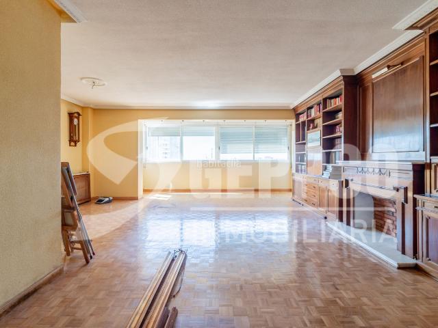 Piso en venta en Madrid, Costillares. Pisos.