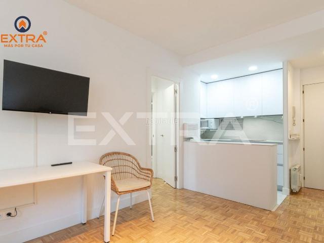 Piso en venta en Madrid, Cuatro Caminos Azca. Apartamento exterior a solo pasos de la avenida General Perón y la calle Orense. Pisos.
